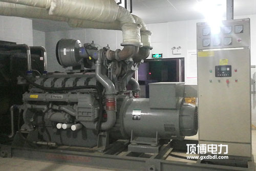 80KW帕金斯广西顶博发电机组制造型号1104C-44TAG2